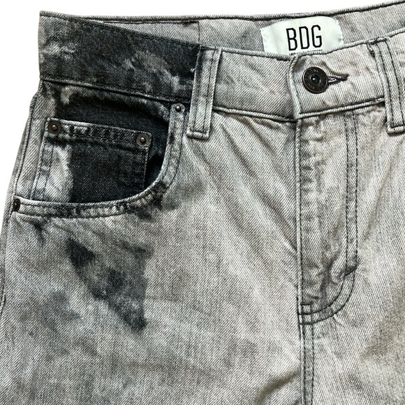 BDG 90’s Boyfriend Acid Wash Jeans Size 25 - Picture 11 of 15